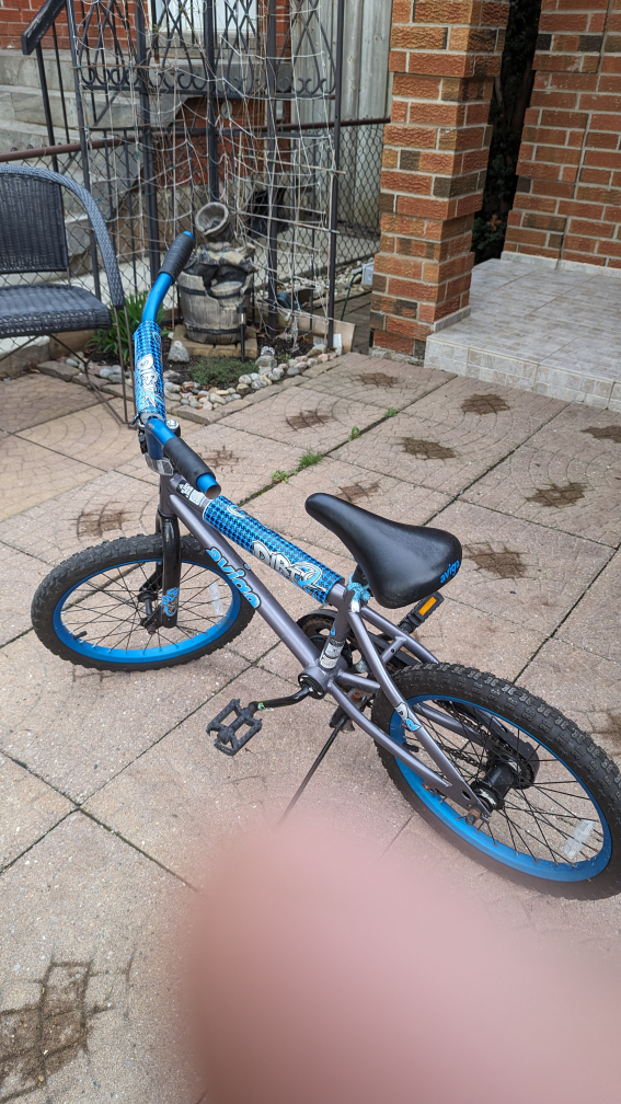 Kids bike Avigo 18in. Fair condition.