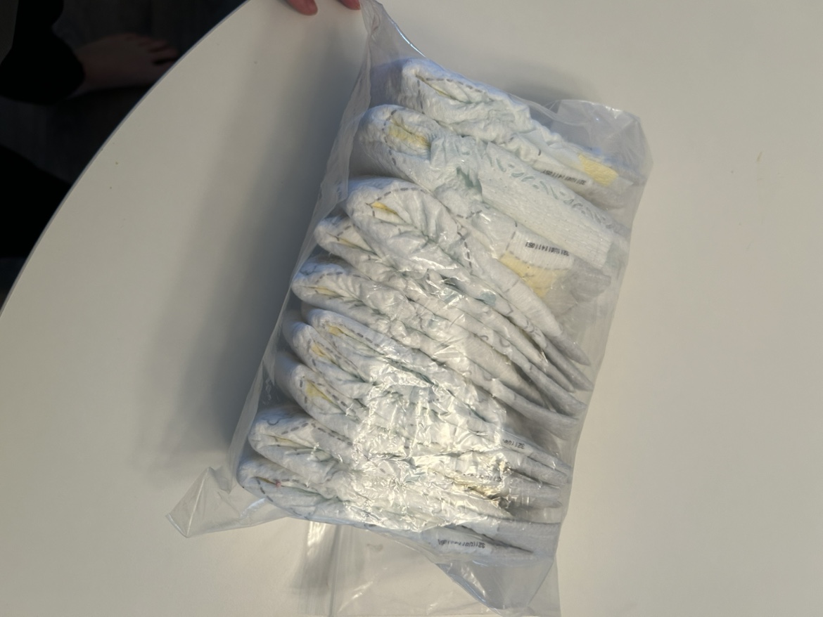 11 Newborn Diapers #freecycle - photo 2