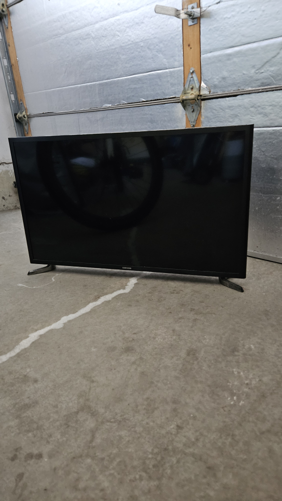 31" Samsung TV Monitor thumbnail