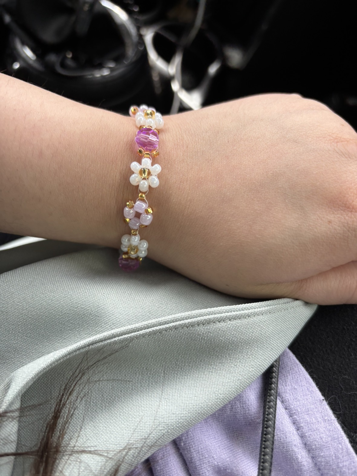 Artisan hand beaded daisy bracelet thumbnail