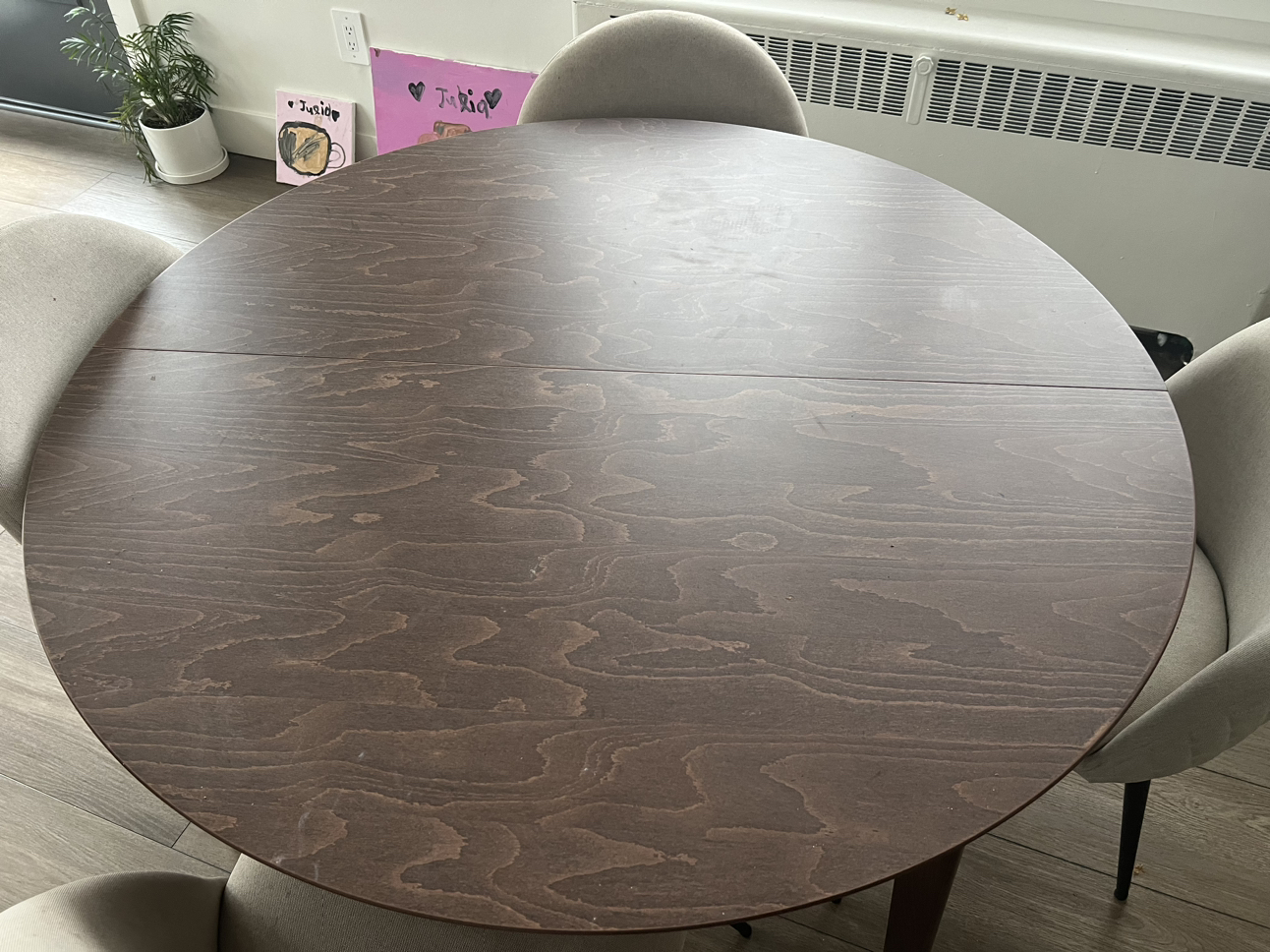 Table with 4 chairs