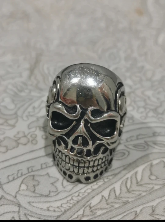 Skull Ring thumbnail