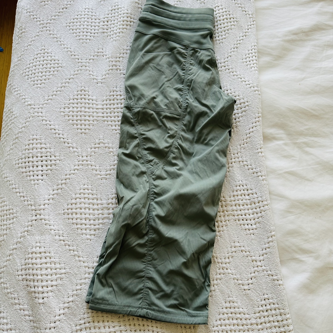 Lululemon crop pants