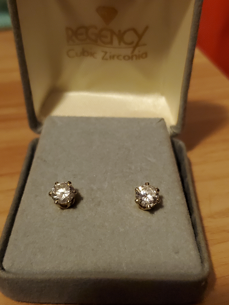 💎 Real looking stud earrings✨️ nickel free, Unisex image indicator(3)