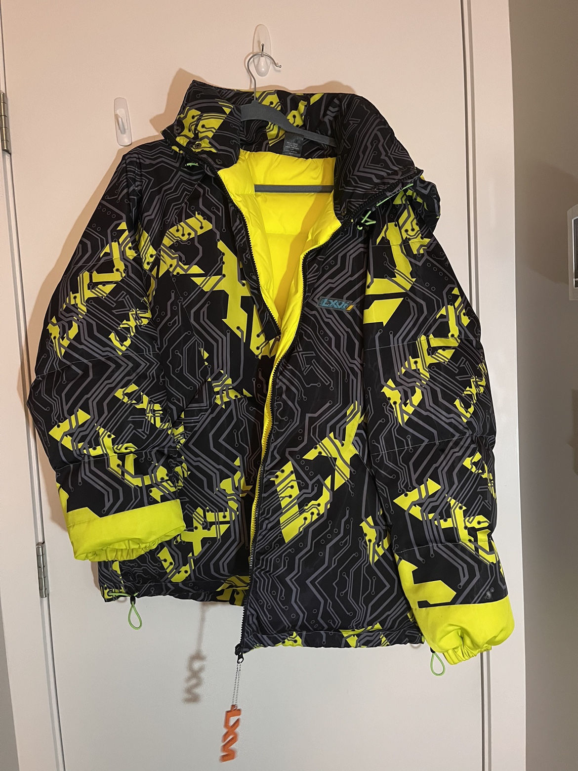 LXVI PUFFER JACKET SIZE XL