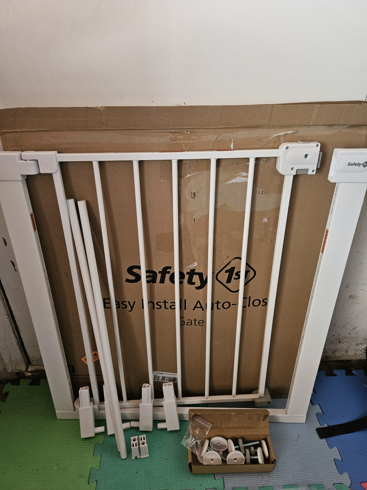 New baby gate