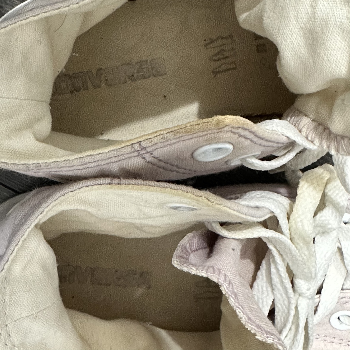 Converse pink image indicator(5)