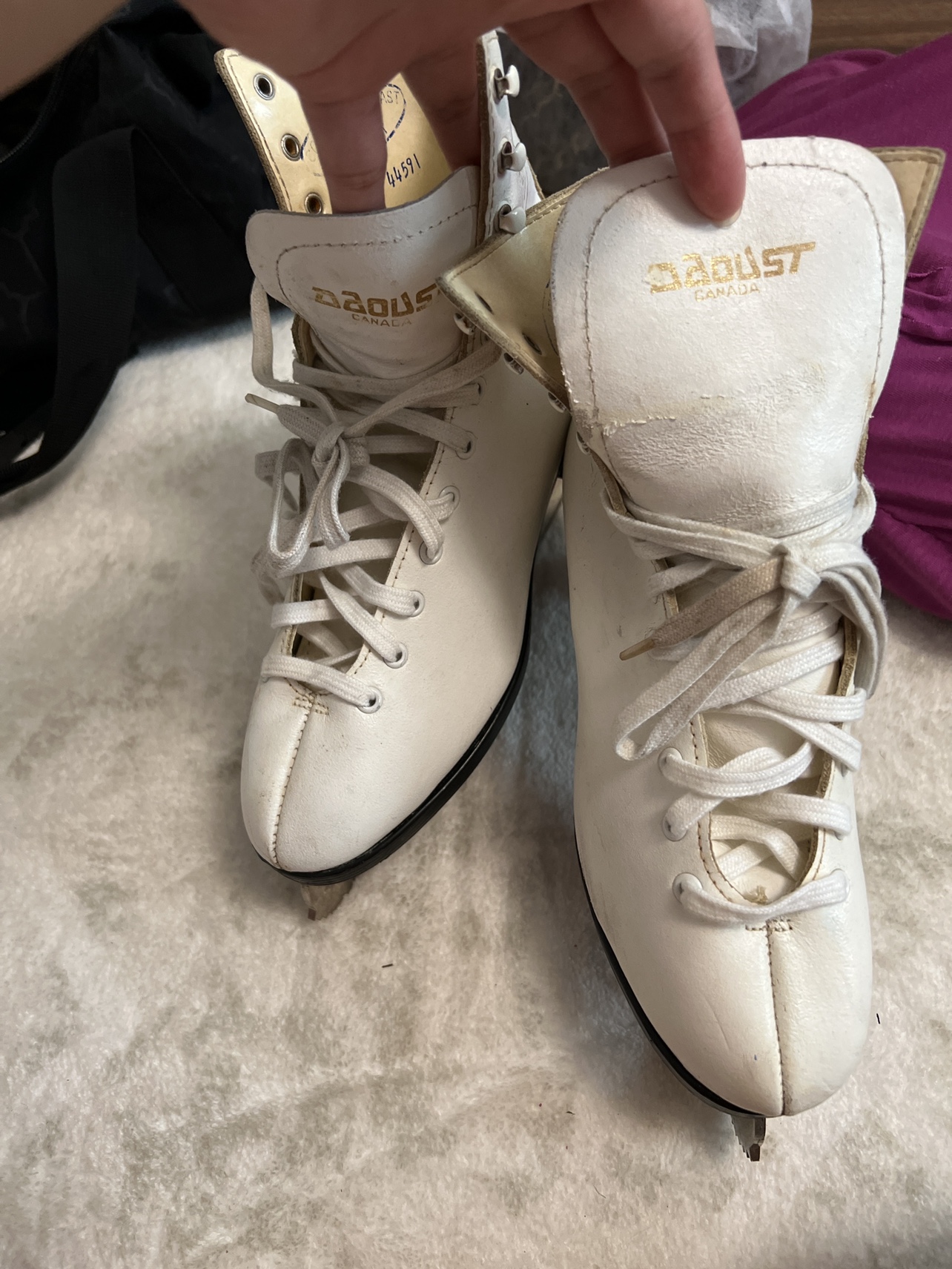 Ice skates #freecycle thumbnail
