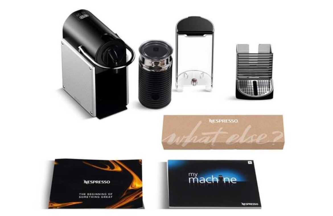 Nespresso pixie with milk frother and pods image indicator(2)