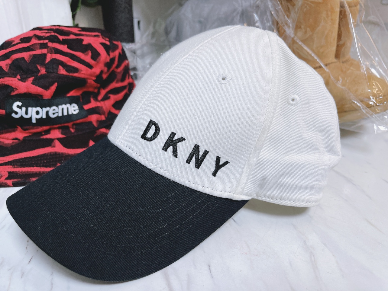 DKNY hat image indicator(2)