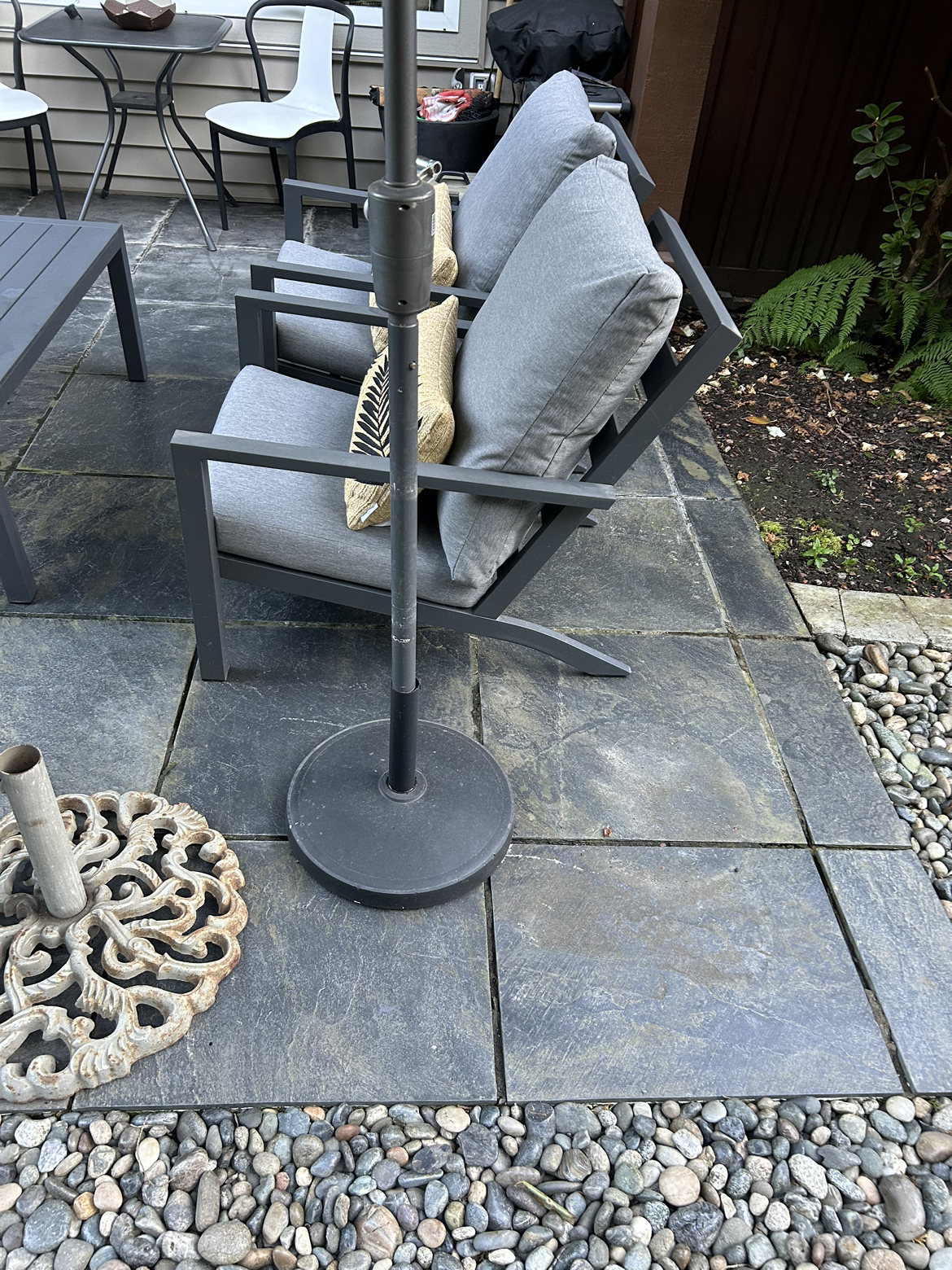 OUTDOOR FURNITURE GROUPING - photo 5