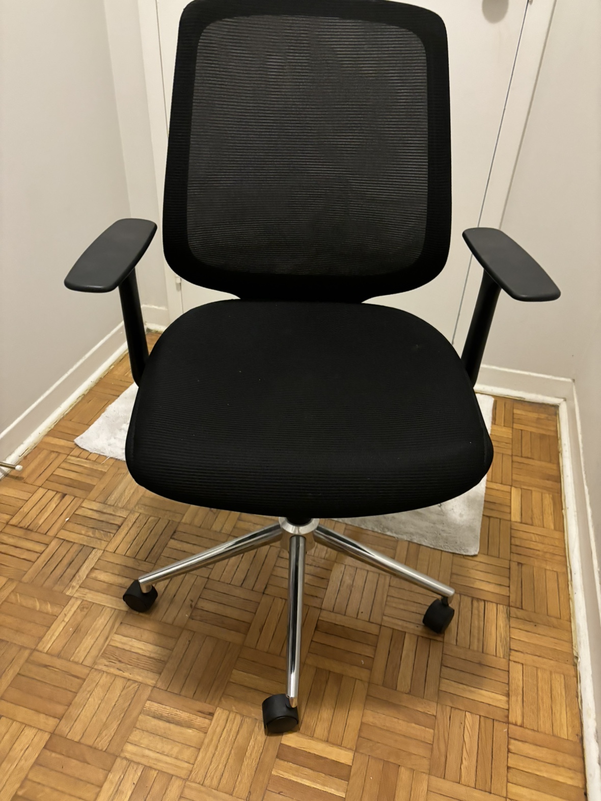 Chair for sale thumbnail