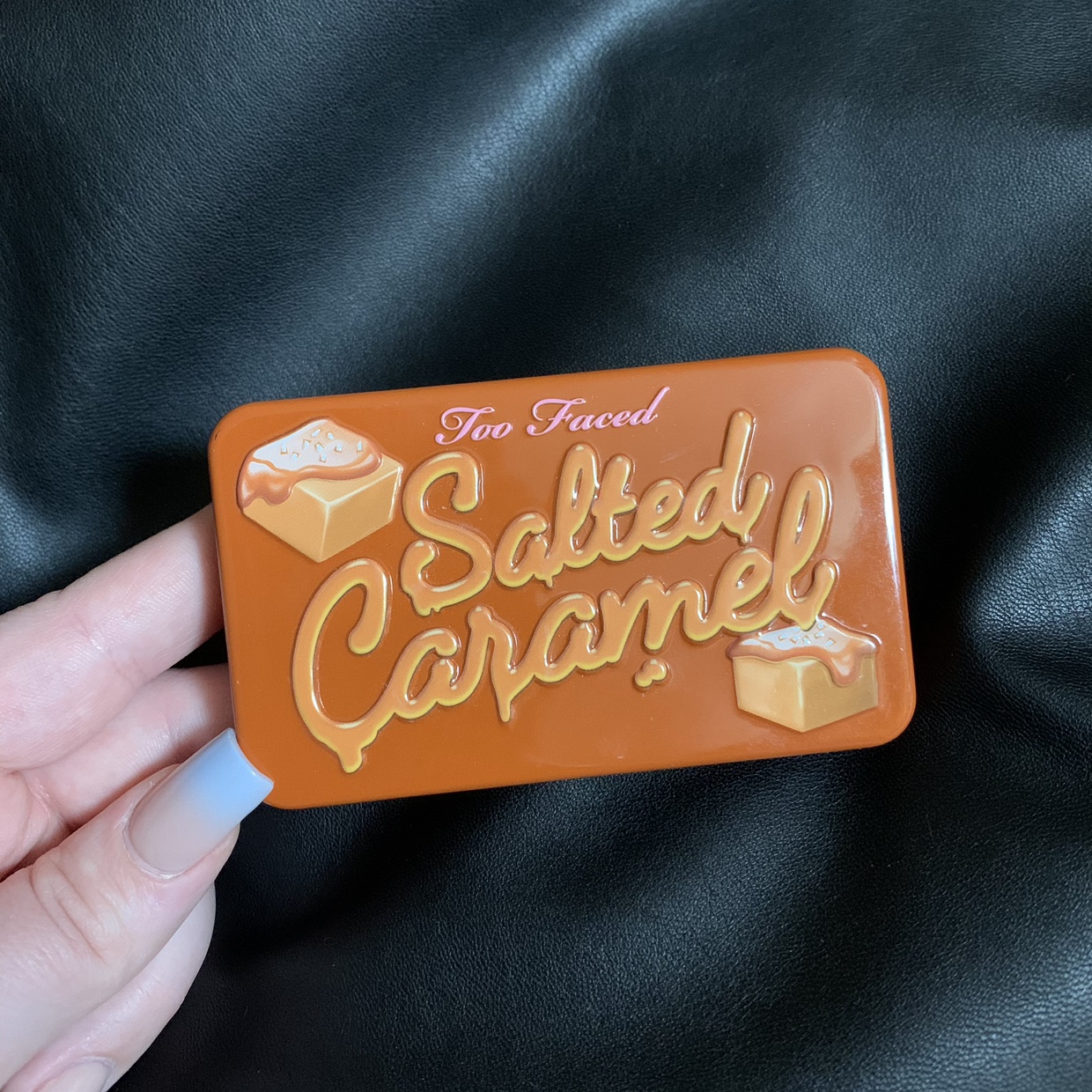 Too Faced Salted Caramel Eyeshadow Palette image indicator(2)
