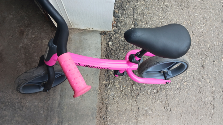 Girls balance bike - photo 2