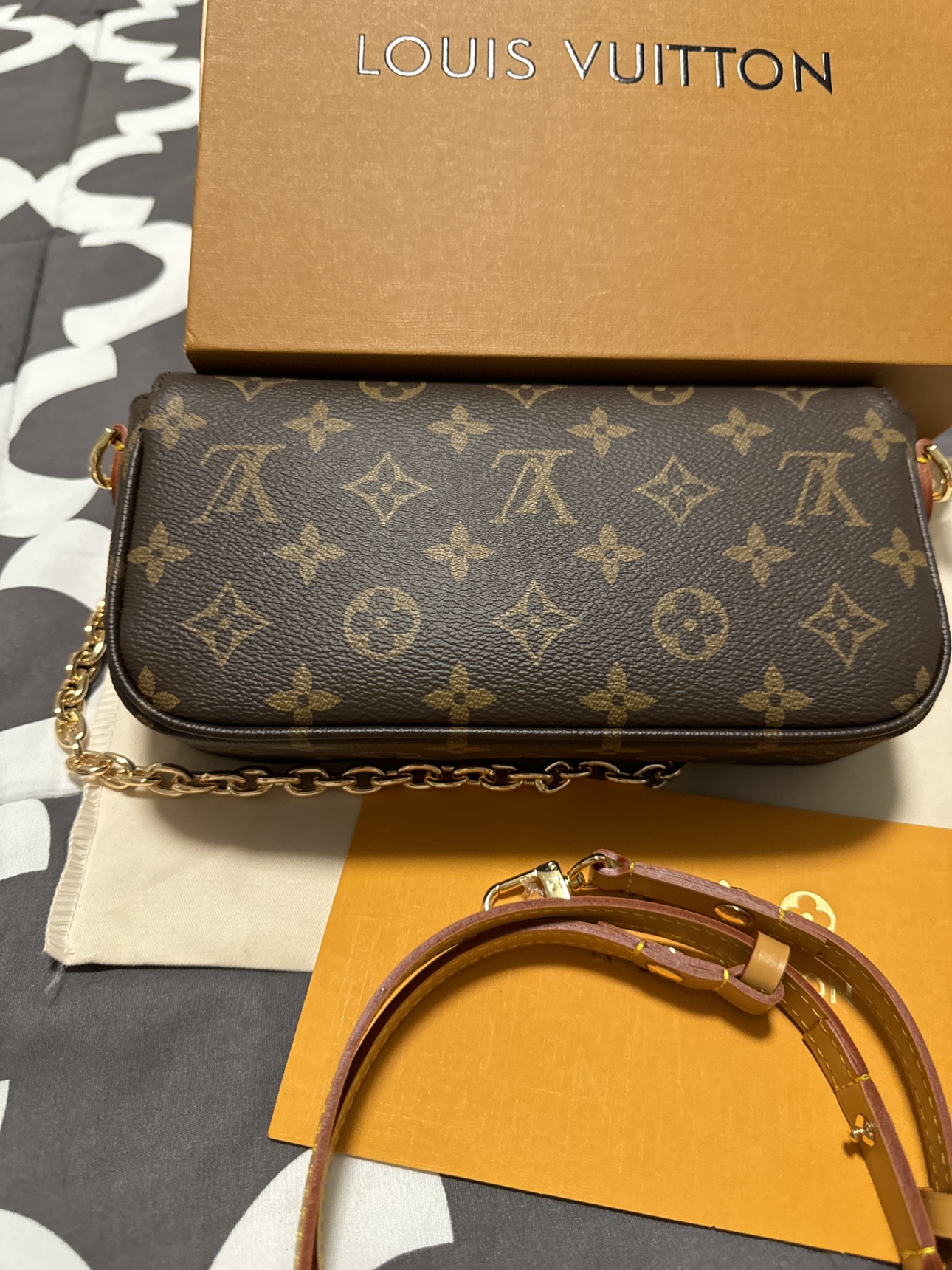 VERY ELEGANT STYLISH BAG thumbnail