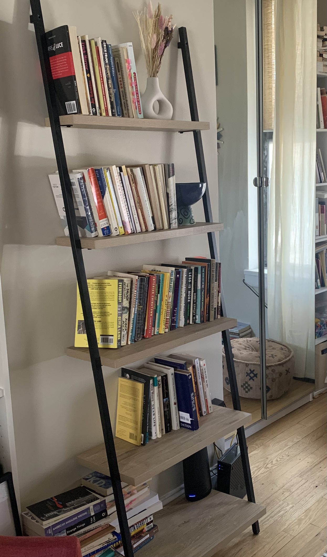 Ladder Bookshelf - photo 2