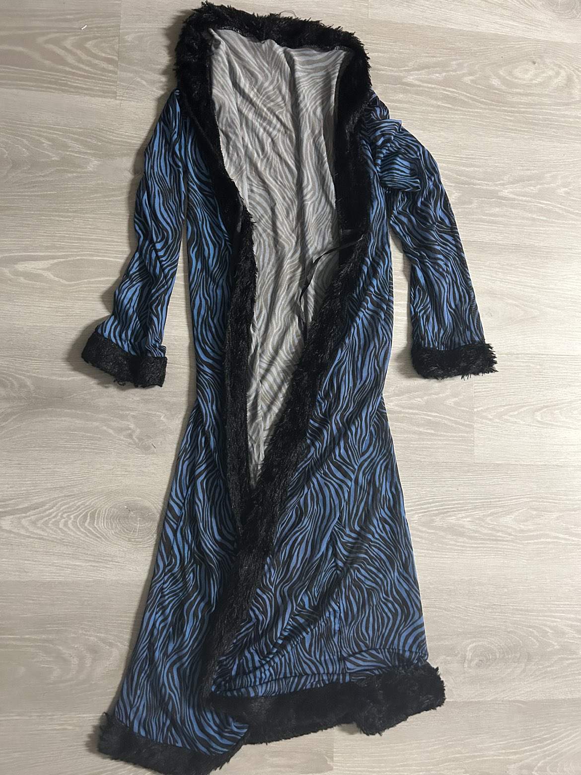 Women clothes thumbnail