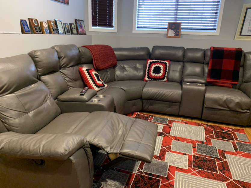 3 pc leather couch ( negotiable )