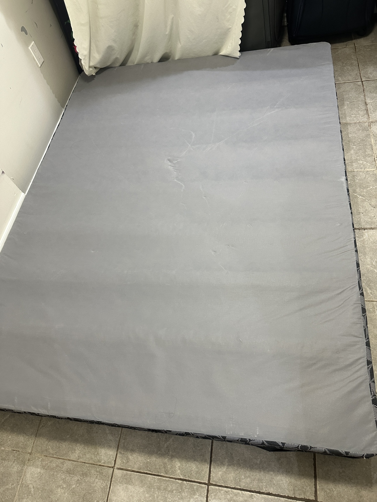 Queen Size Mattress with box - photo 2