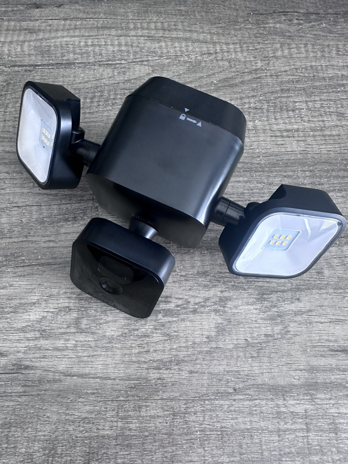 Blink Floodlight Camera with Sync Module 2 - photo 2