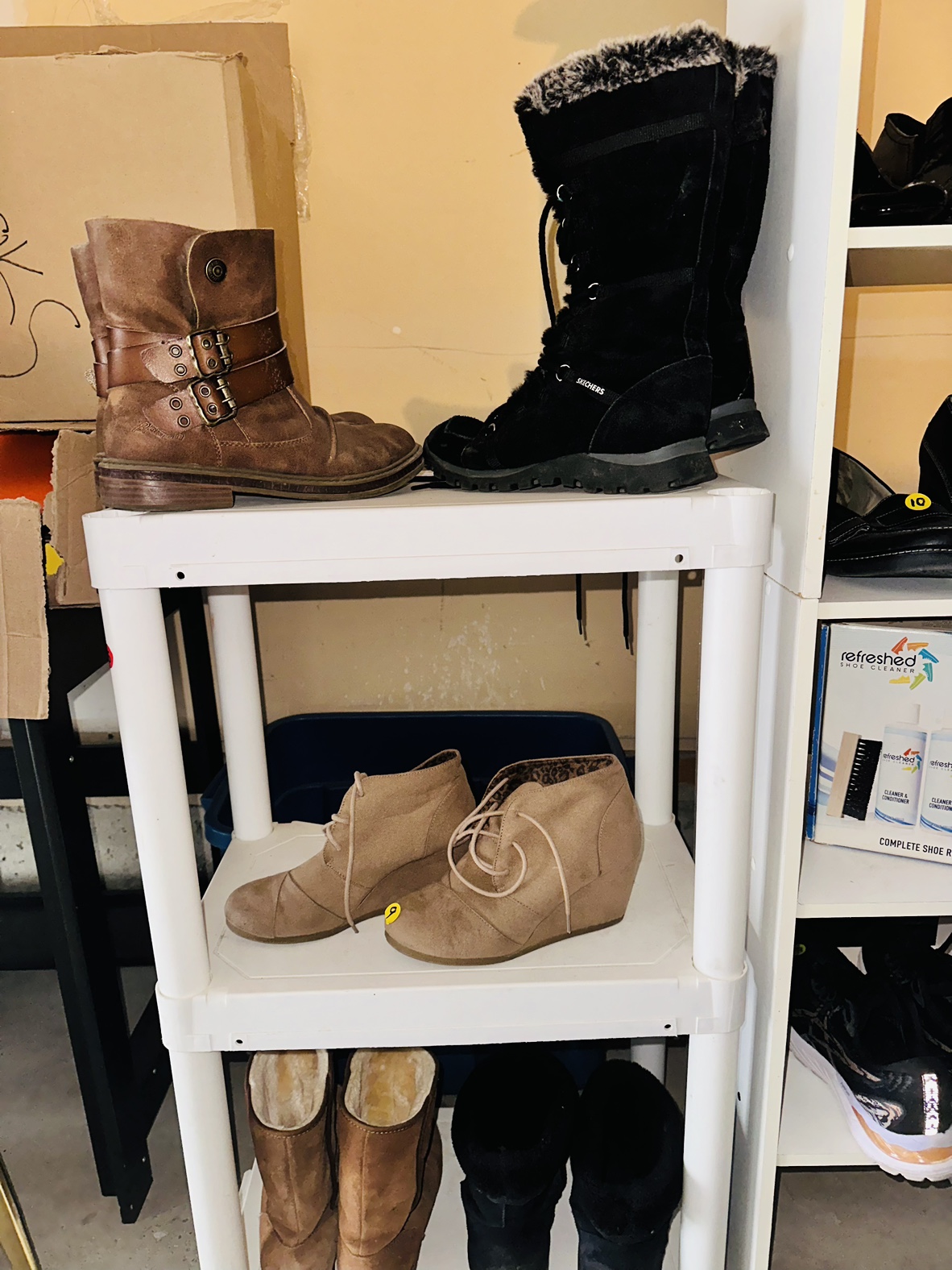 Plastic shelf / shoe rack - photo 2