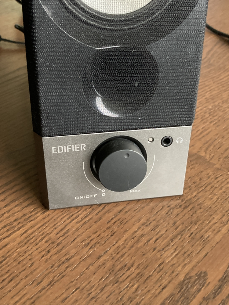 Edifier R19U USB speakers image indicator(4)