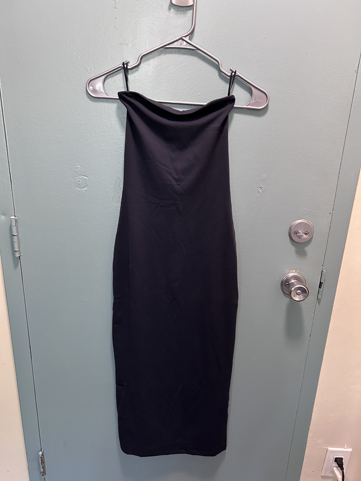 Aritzia contour tube maxi dress image indicator(3)