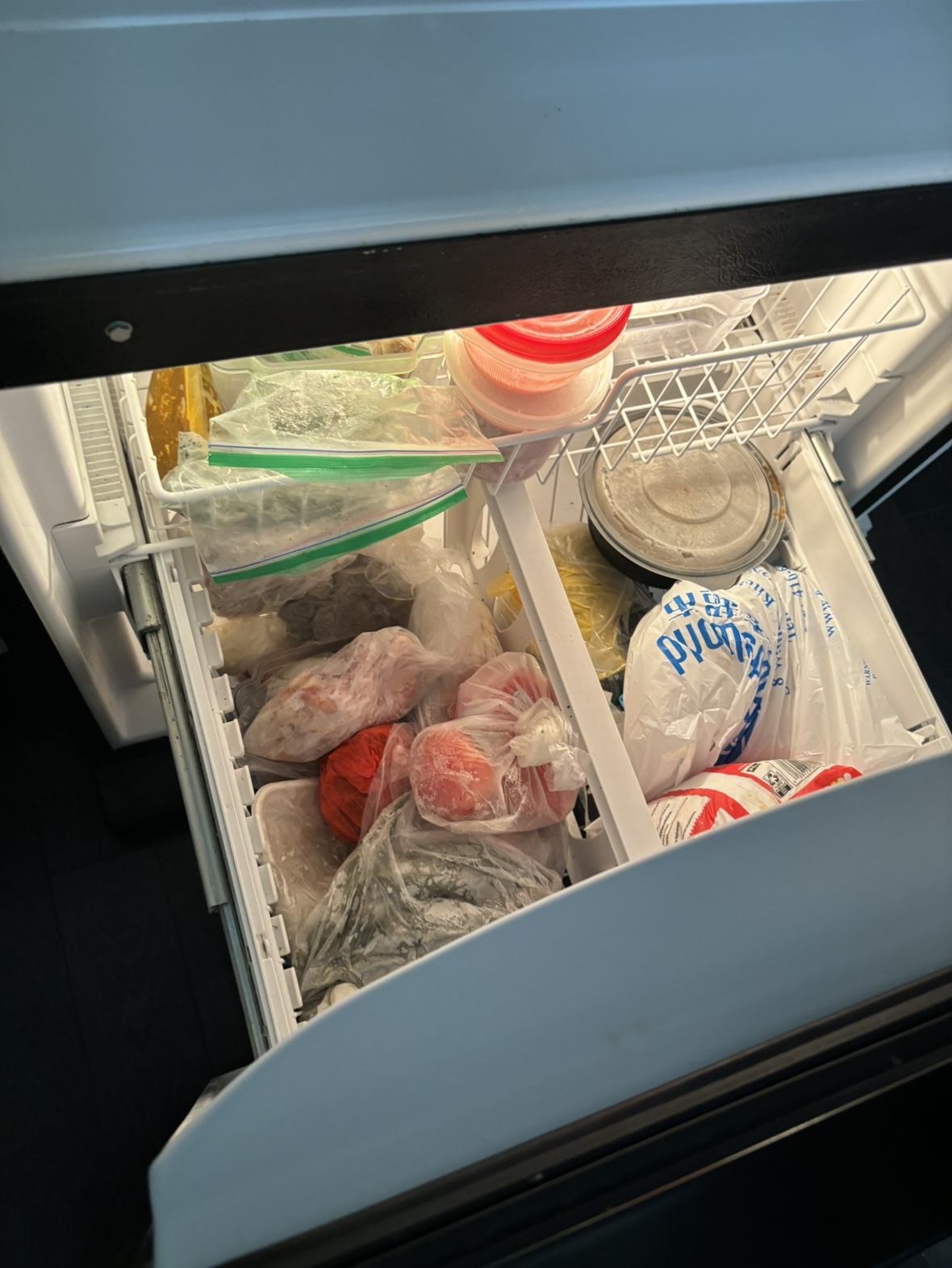Black Whirlpool fridge 65’H x 29’W x 32.5’D inches - photo 4