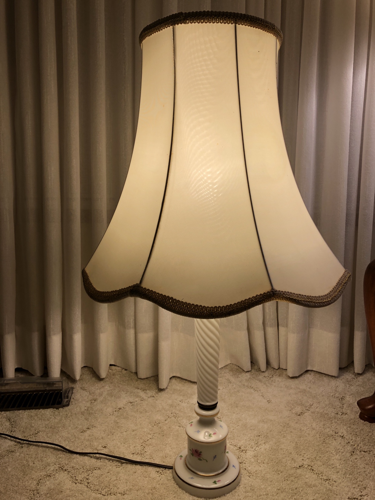 Vintage Marble Lamp with large shade - photo 2