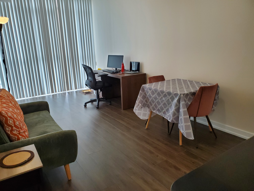 ikea office desk + staples office chair. like new - photo 2