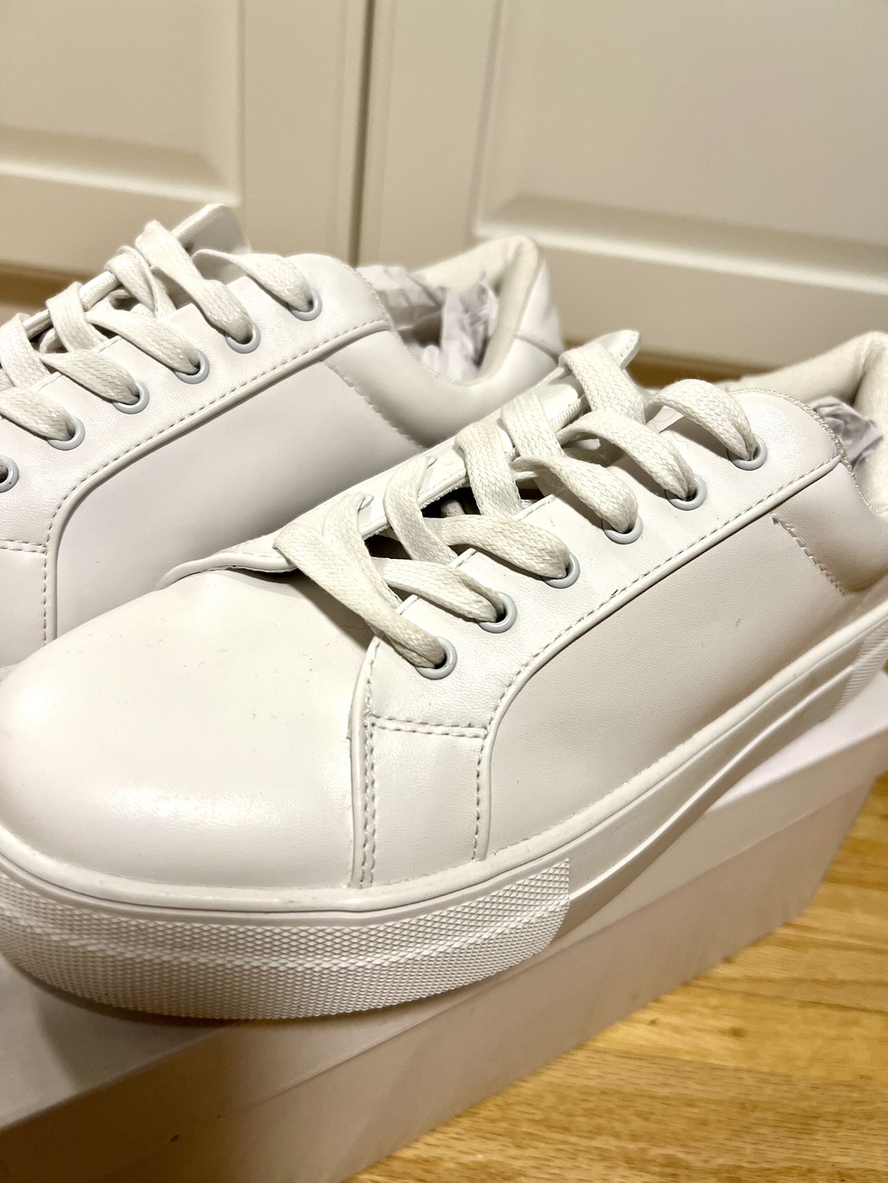 Like new white sneakers - photo 2