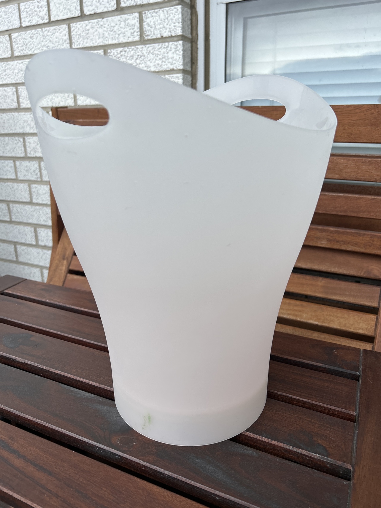 Garbage bin thumbnail