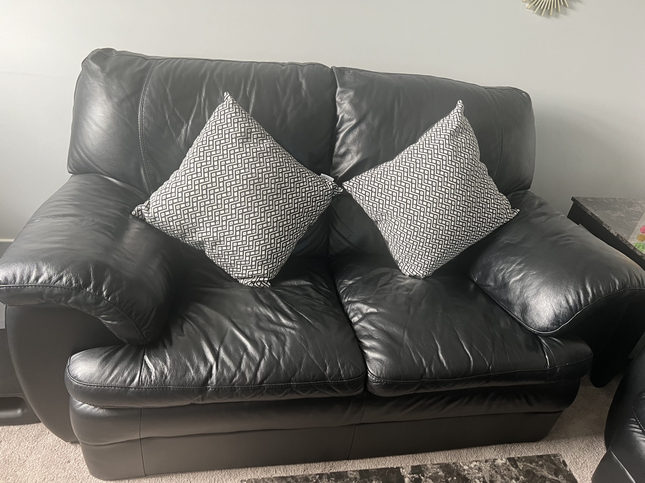 5 Seaters black sofa and table. - photo 3