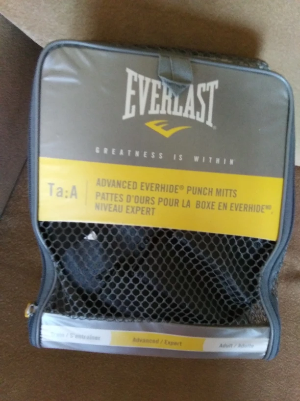 boxing gloves and punch mitts image indicator(4)