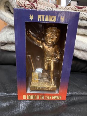 NY Mets Pete Alonso 2019 NL Rookie Of The Year Gold Bobblehead thumbnail
