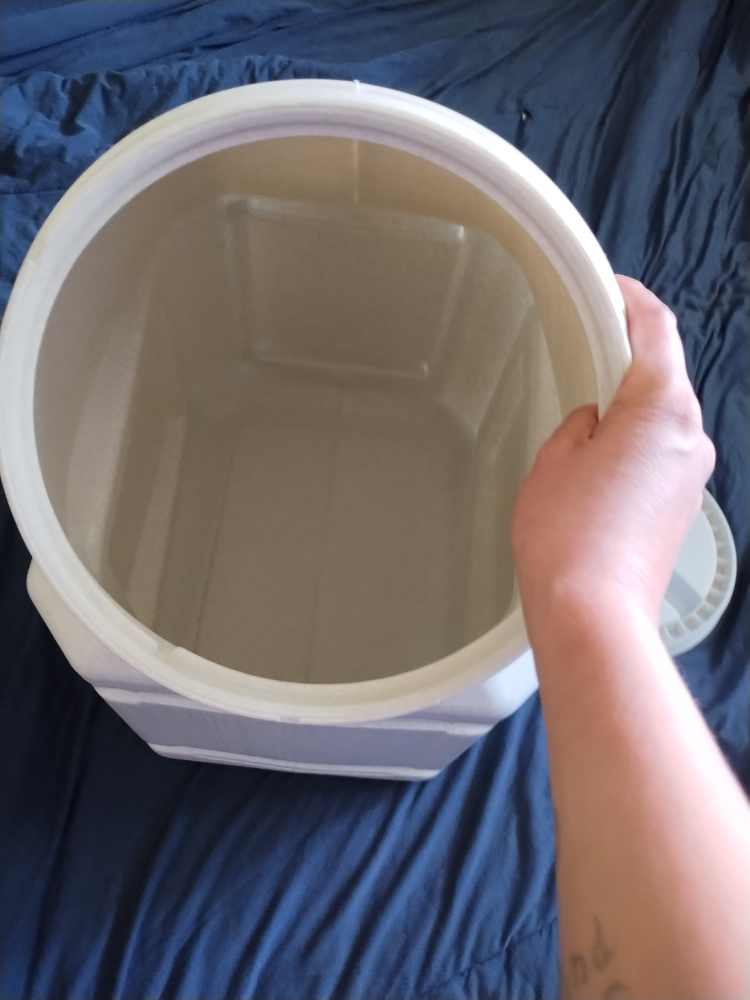 vittles Vault Heavy duty dog food storage bin - photo 5