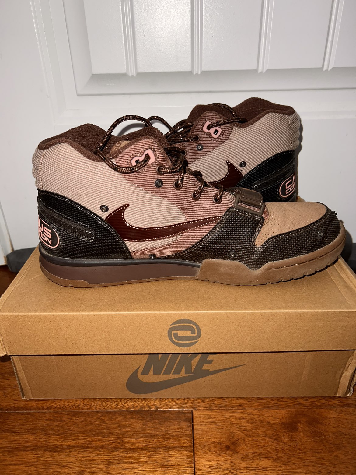 Nike Air Trainer 1 SP Travis Scott Wheat thumbnail