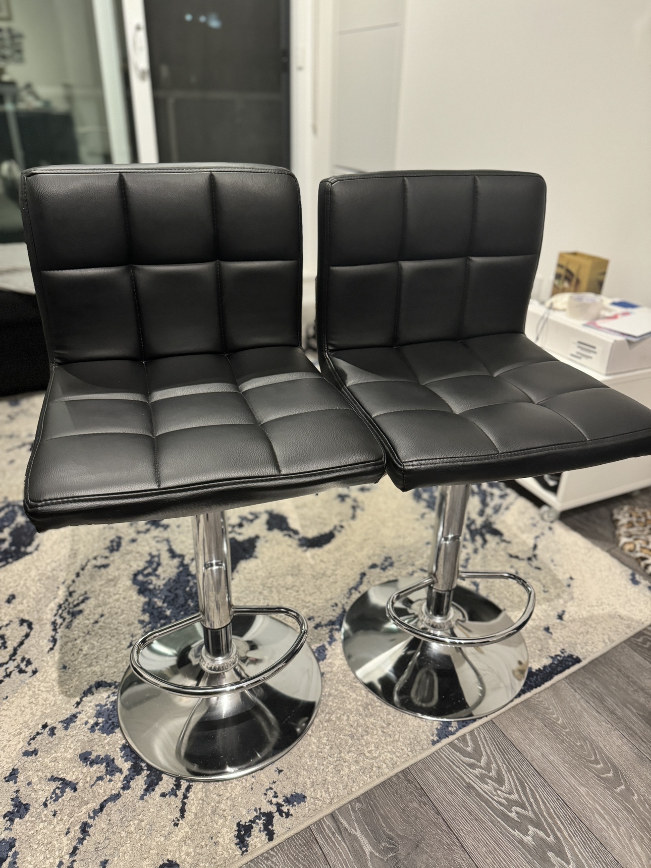 Bar stools black image indicator(2)