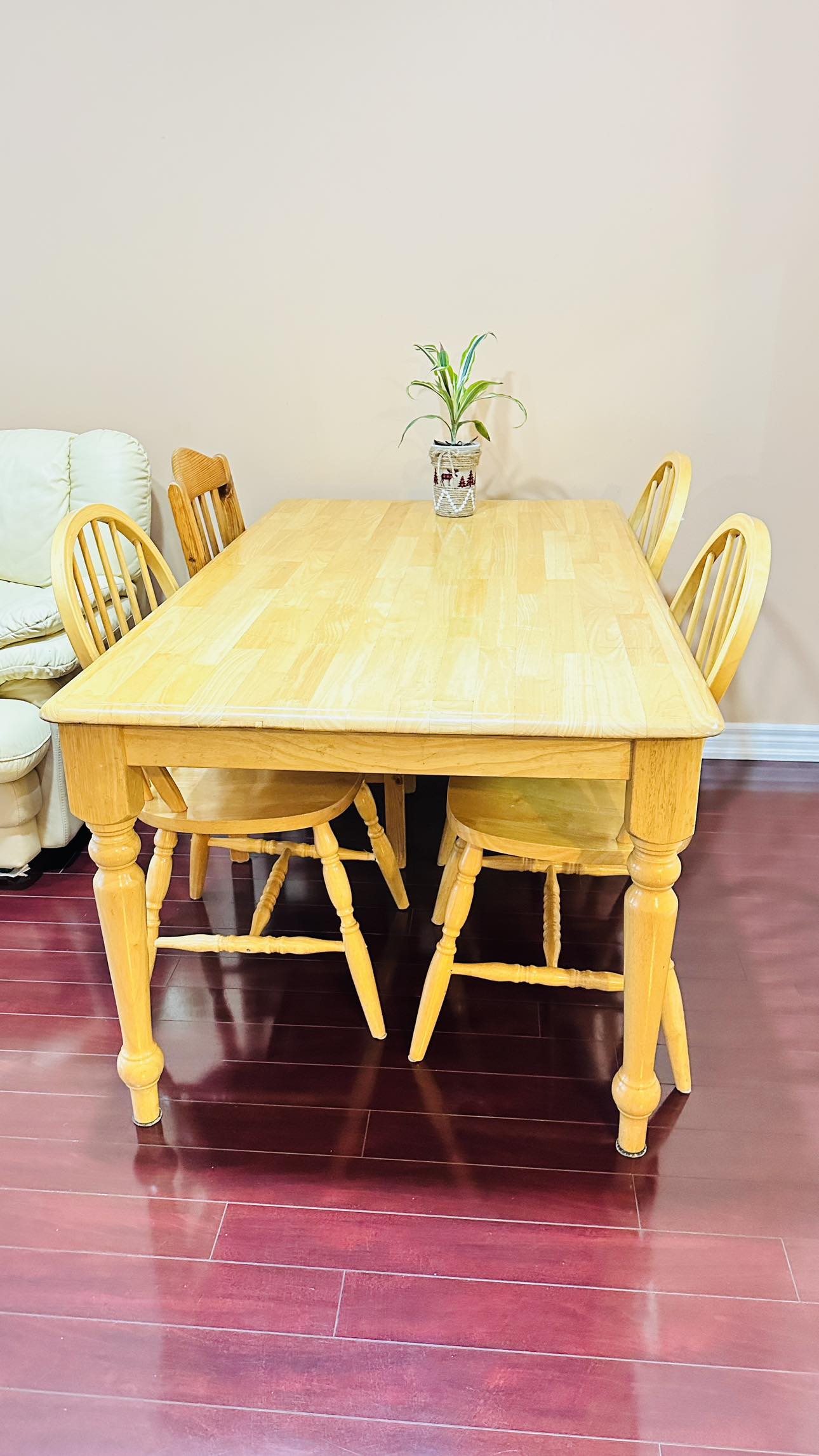 Dinning table