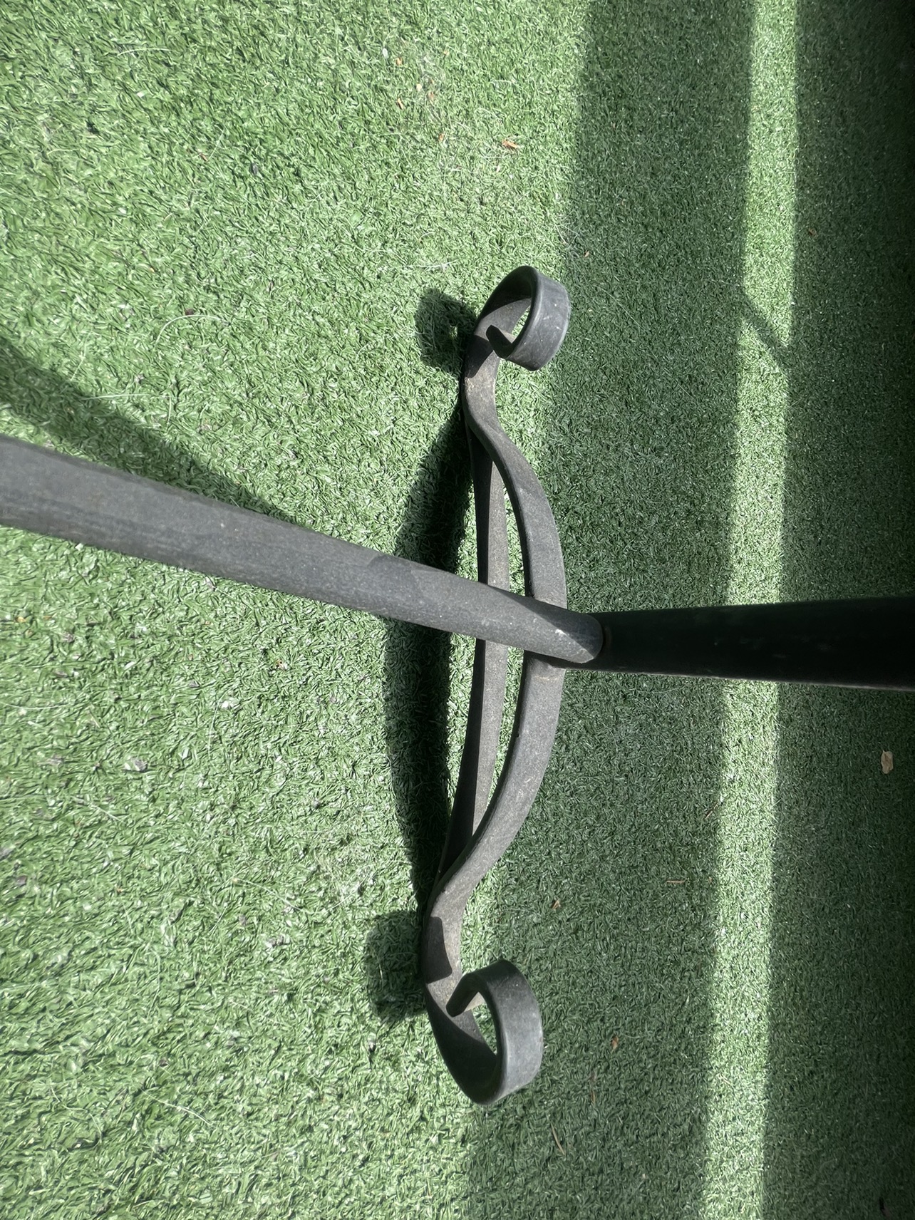 Metal Welcome Rack With Hanging Basket image indicator(6)