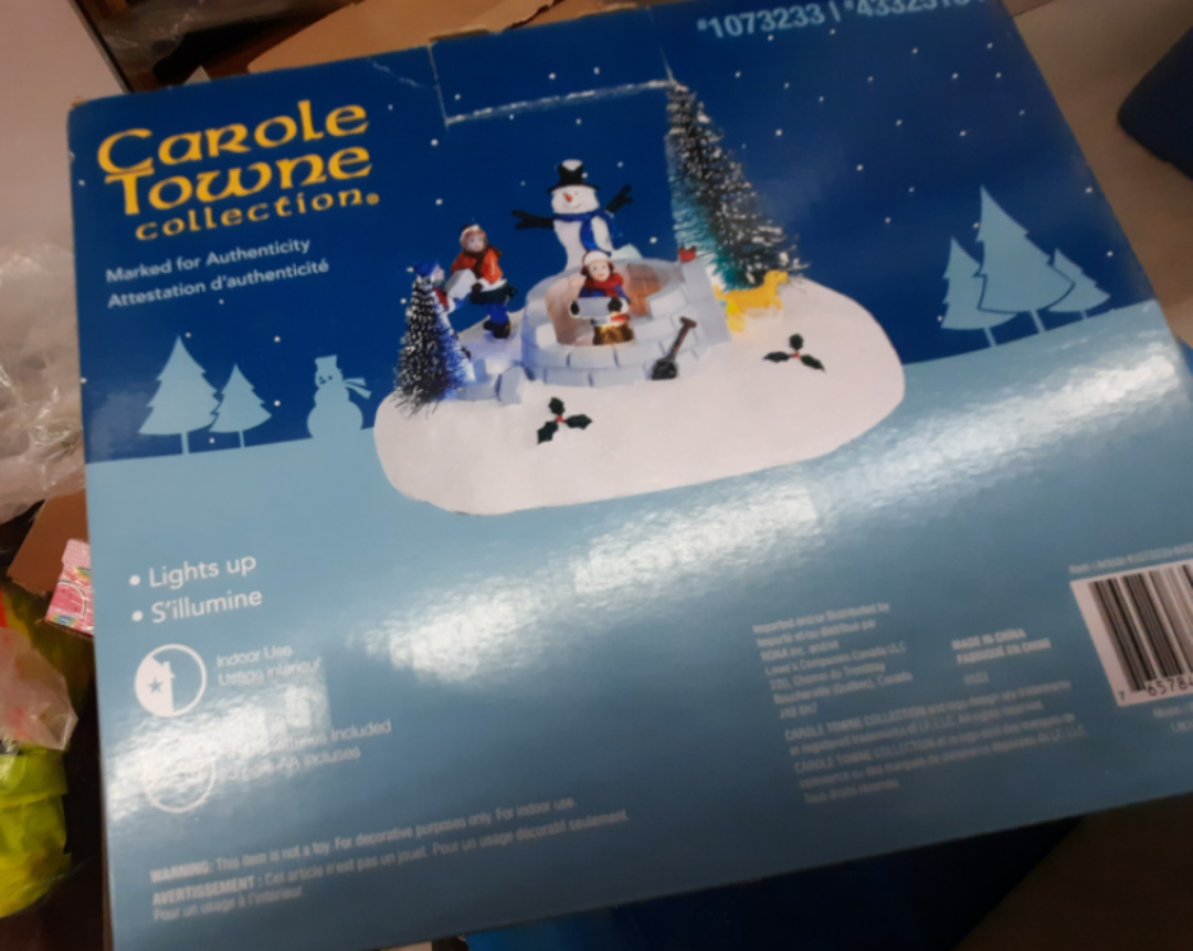 NIB CAROLE TOWNE COLLECTIBLE WINTER SNOW FORT FUN image indicator(2)