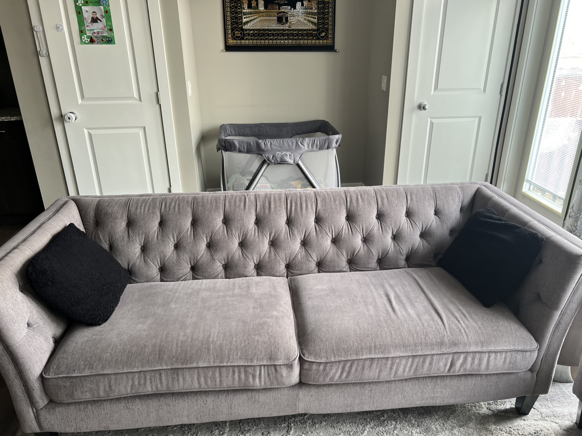 Couch - photo 3
