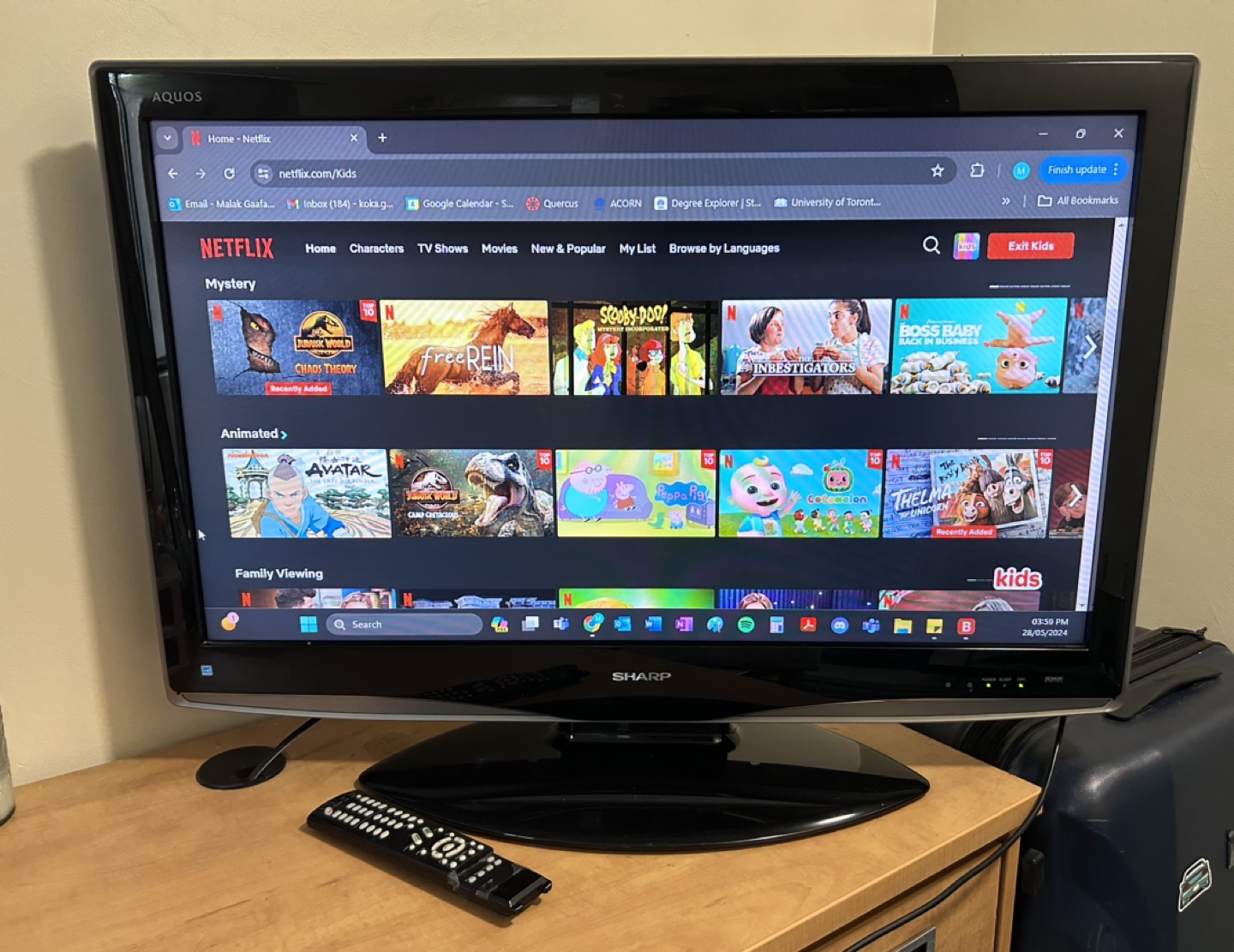 Sharp liquid crystal 37” AQUOS LCD HDTV image indicator(8)