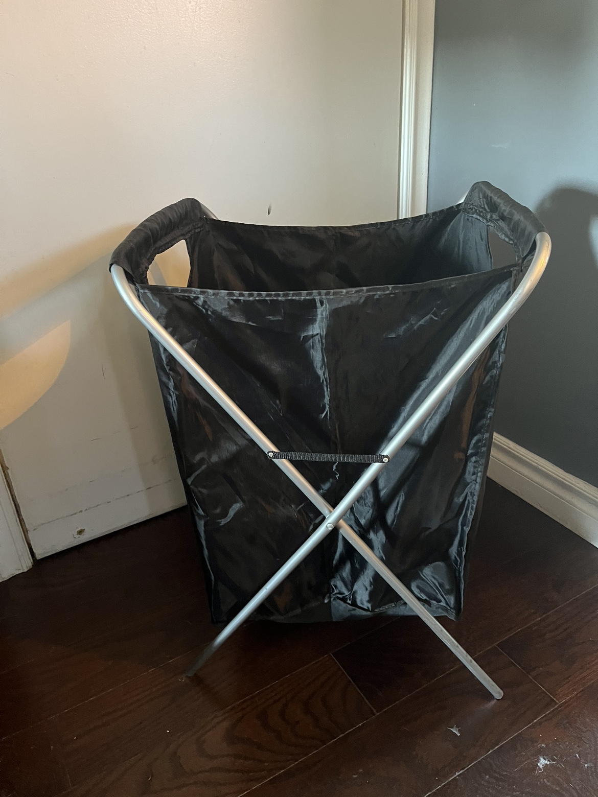 Folding Laundry basket thumbnail