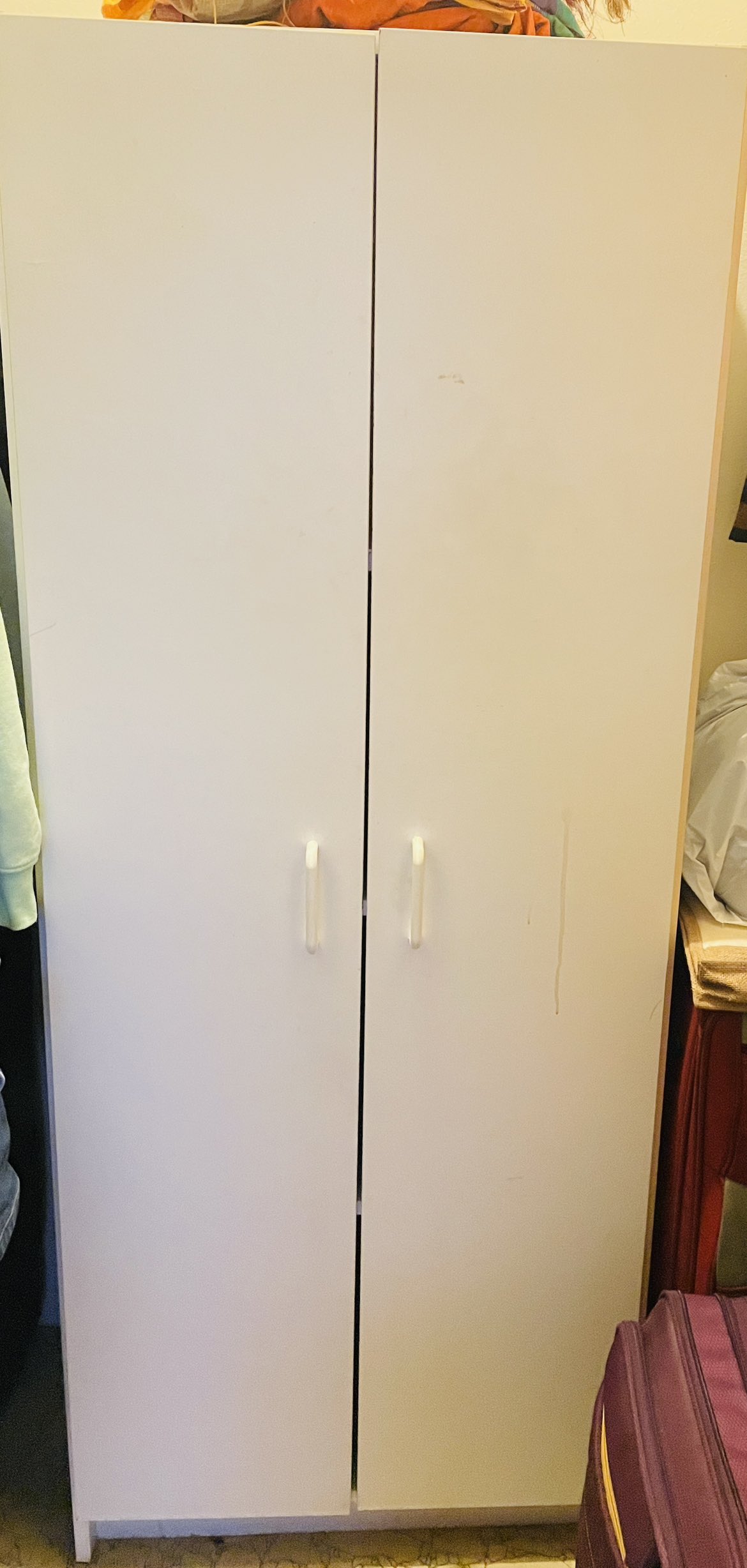 Storage cabinet
