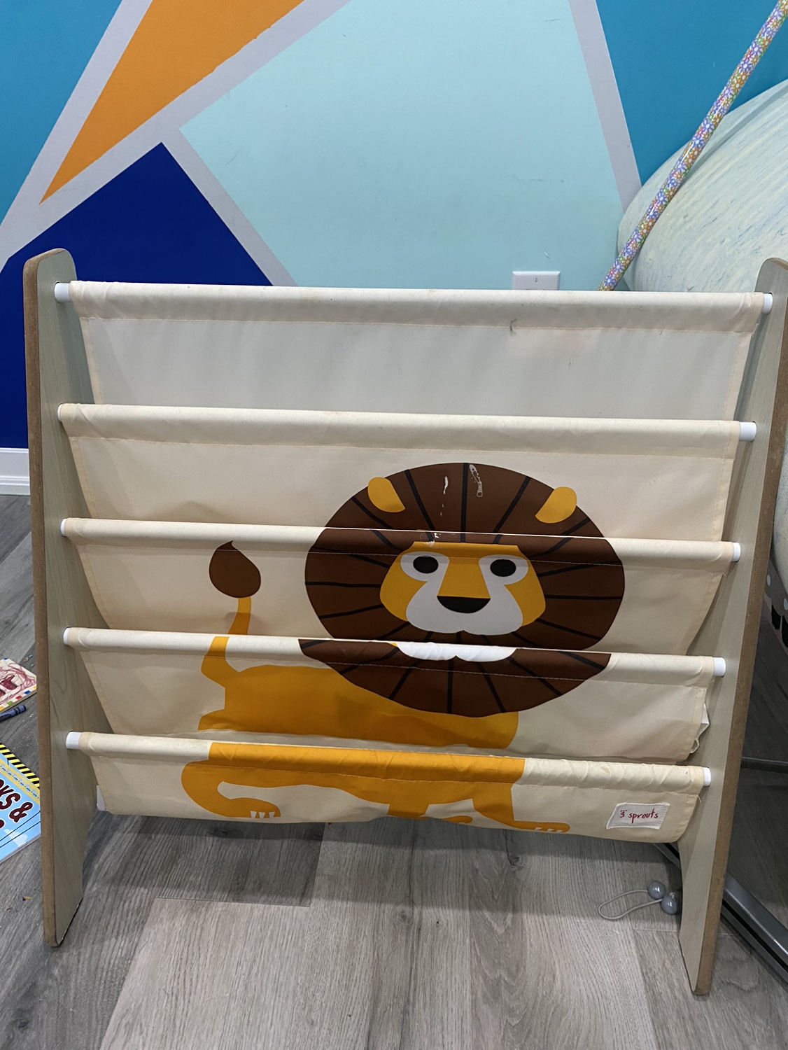 Lion book rock - photo 3
