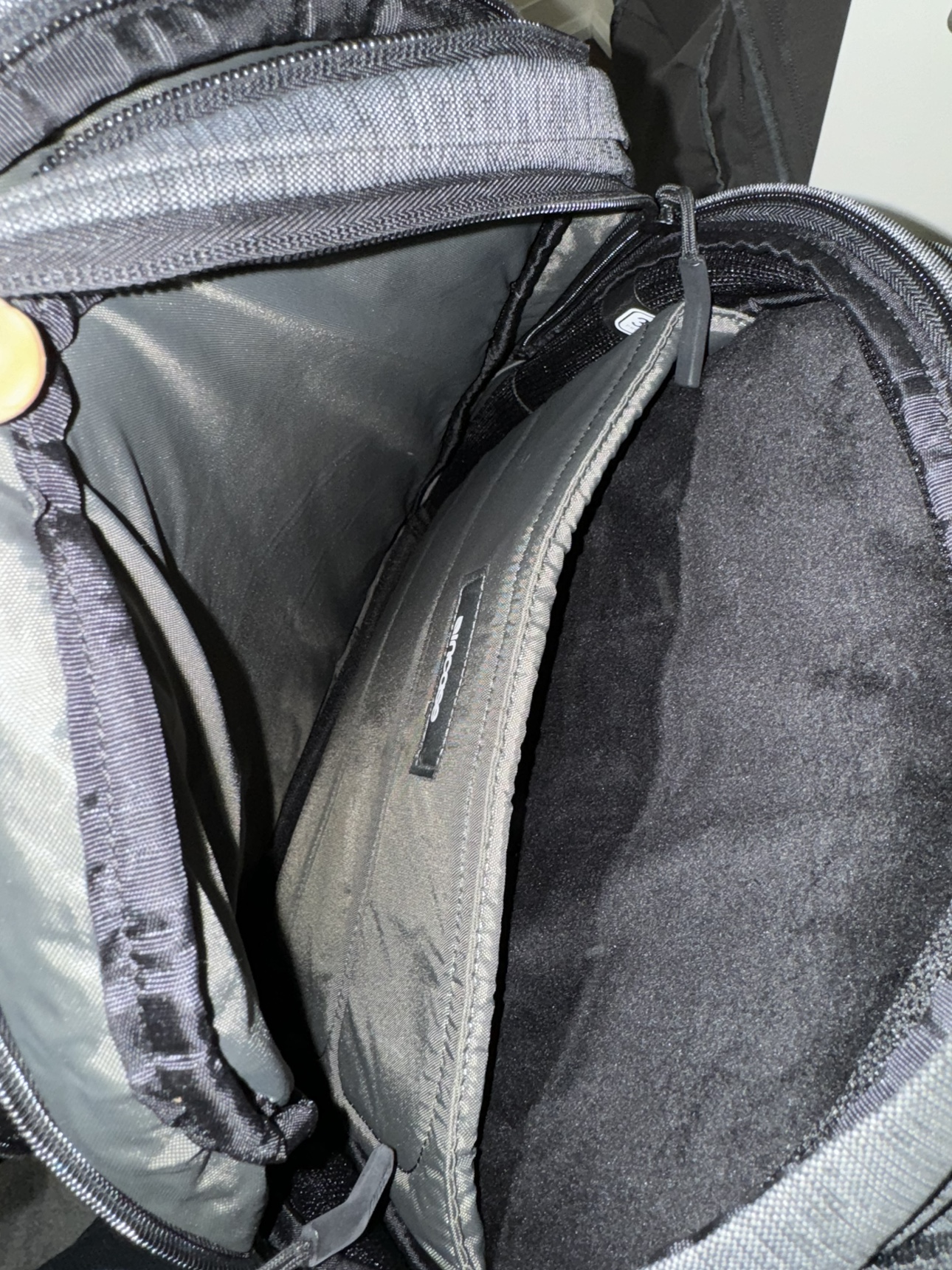 Incase City Laptop Backpack - photo 5