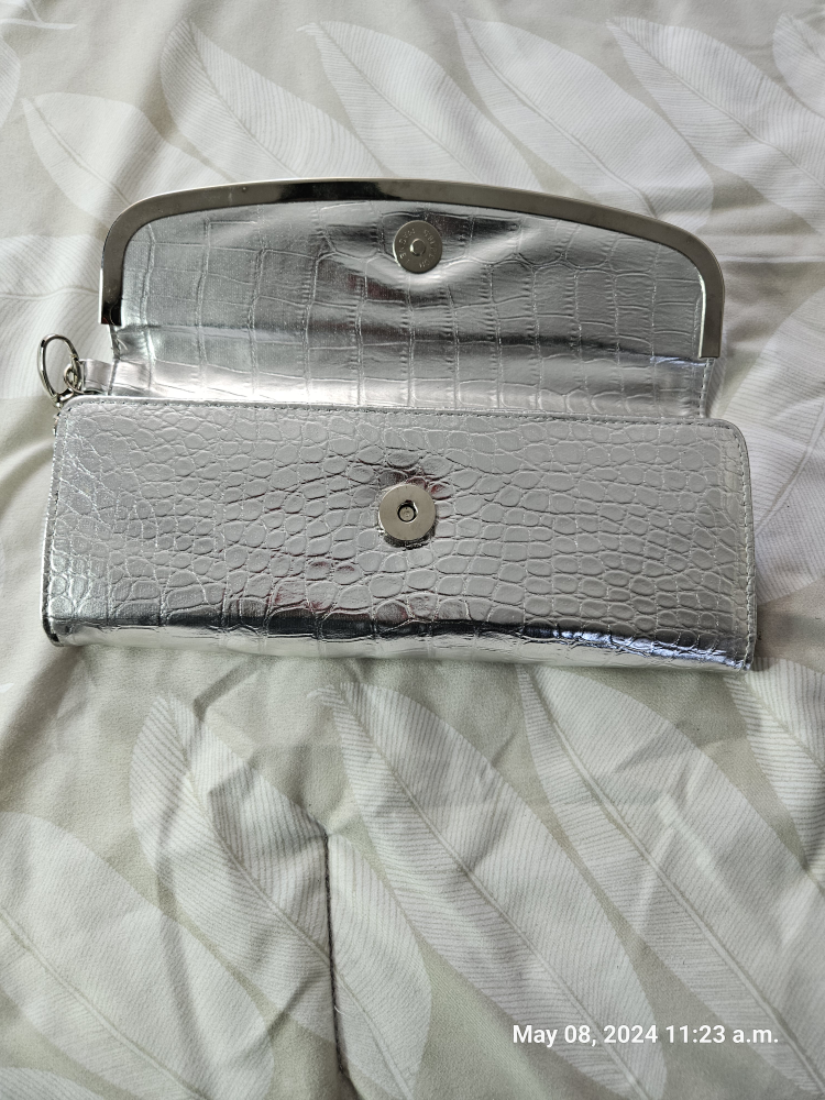 Ladies clutch purse image indicator(2)