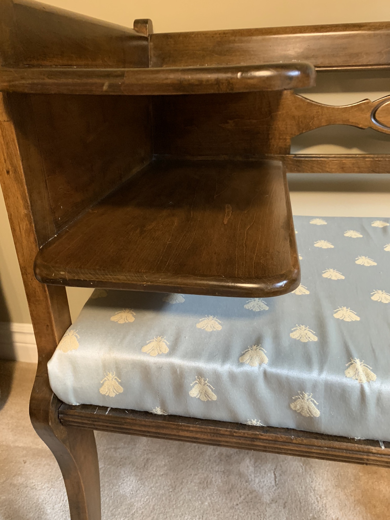 Vintage Telephone Table image indicator(2)