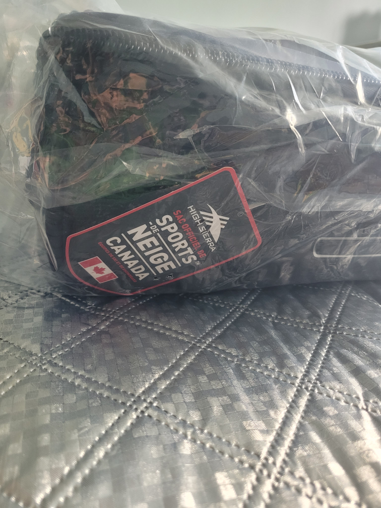 High Sierra 32" Drop Bottom Duffle Carry-On Luggage image indicator(7)